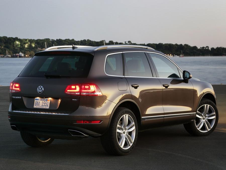 Volkswagen Touareg V6 TDi 2010 года  (US) (фото 9 из 16)